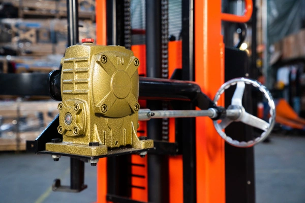 Штабелер-бочкокантователь гидравлический 0,35 т 1,6 м TOR CDT с электроподъемом