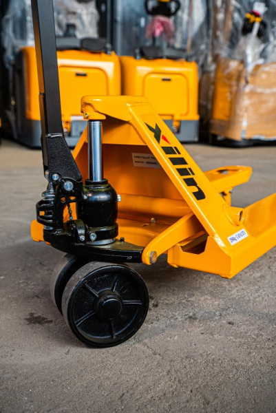 Тележка гидравлическая 2500 кг 1150 мм полиуретановые колеса XILIN DF-III